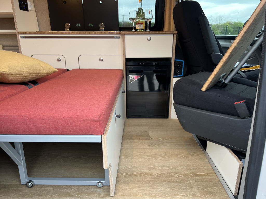 Volkswagen T6 Buscamper 2017 BENZINE foto: 15