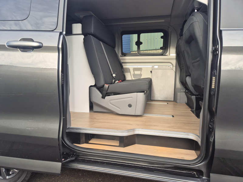 Ford Nugget Tourneo Custom 2025 foto: 9