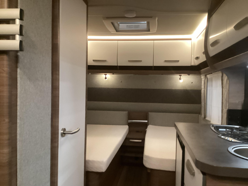 Knaus Sport 460 EU mover/omnistor foto: 16