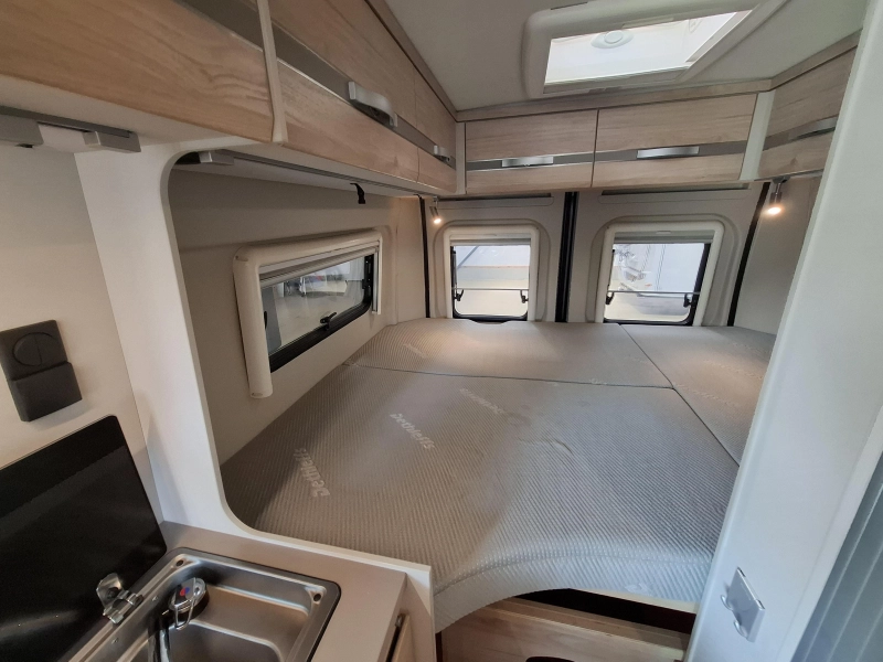 Dethleffs Globetrail 600 140PK Dwarsbed Solar  foto: 5