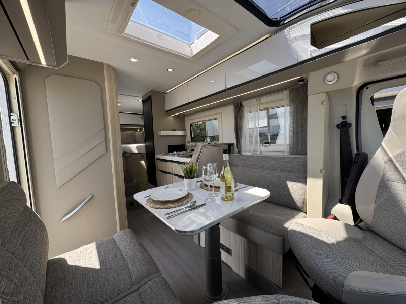 Adria Compact Axess DL Automaat 180PK  foto: 1