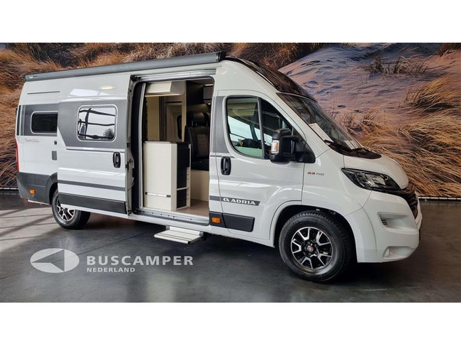 Adria Twin Supreme 640 SLB foto: 0