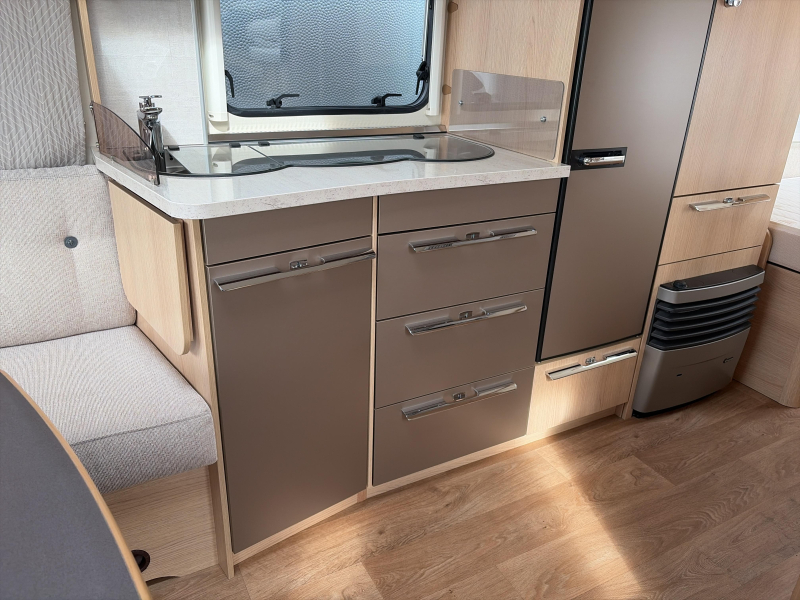 Eriba Nova 530 GL Zeer compleet!!!  foto: 5