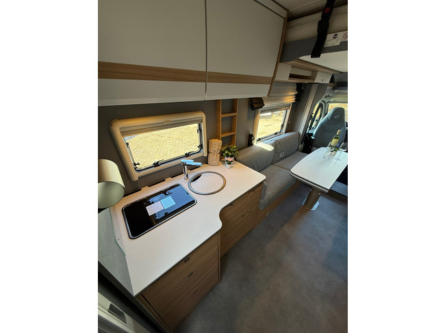 Dethleffs Just T6762 Automaat 9G Hefbed! Ruimtewonder! foto: 16