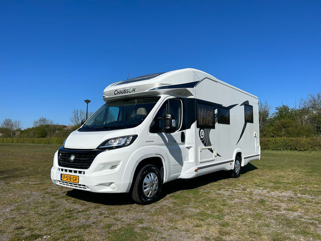 Chausson 718 EB 2.3 131 PK Fiat Ducato Half-Integraal Camper QUEENS BED IN Hoogte verstelbaar foto: 14