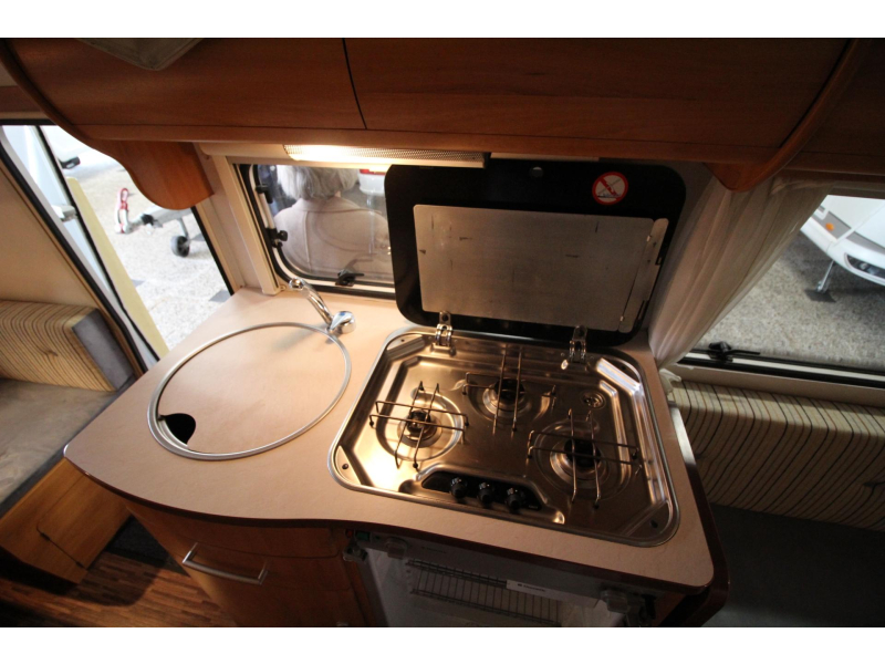 Eriba Touring Triton 430 GT Techo elevable, Mover, Avance foto: 10