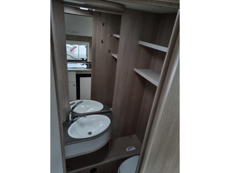 Bürstner Premio Life 480 TL -lengtebedden  foto: 9