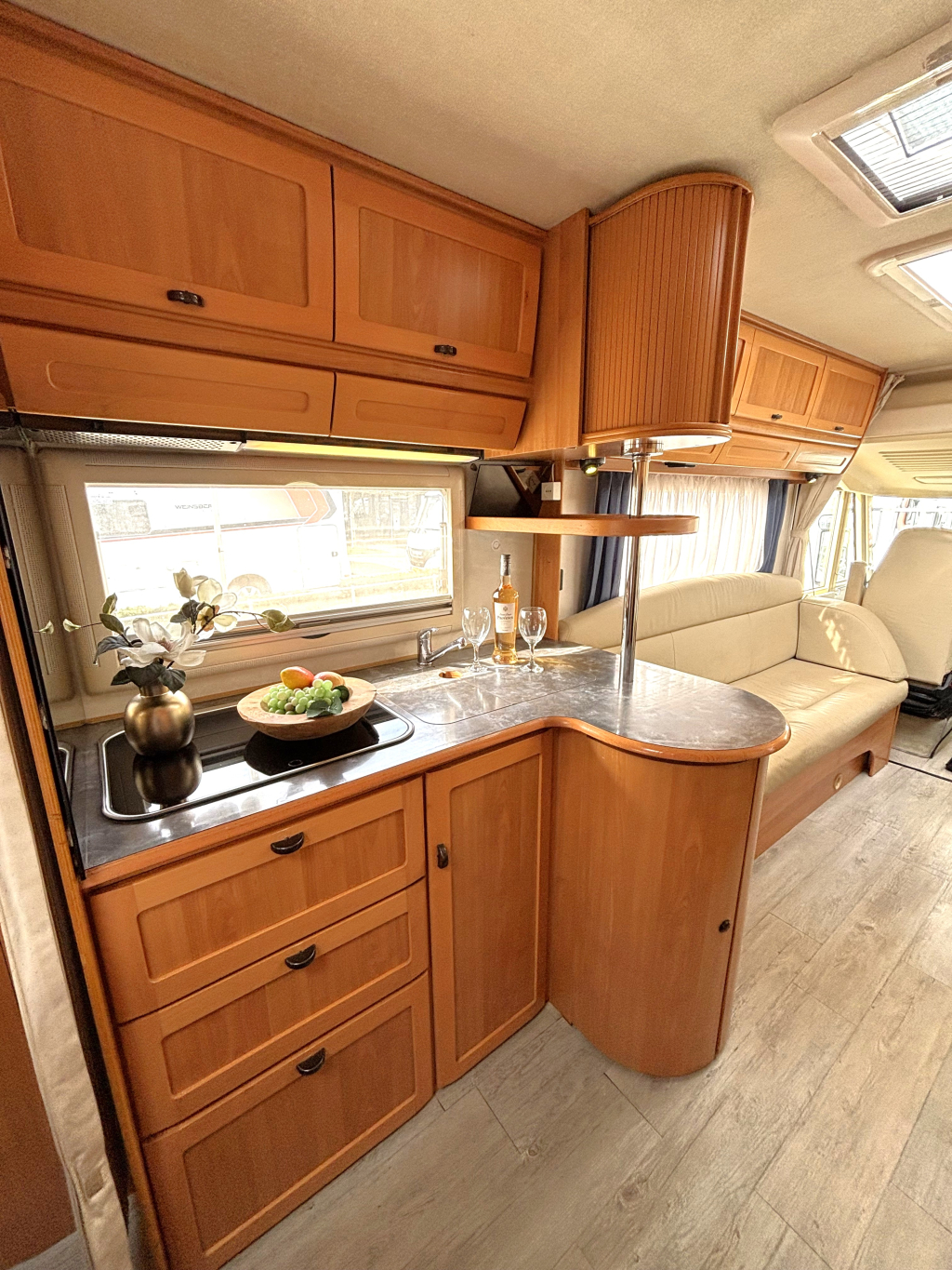 Hymer E 690 DUBBELLUCHT FRANSBED + HEFBED 4X ZONNEPANEEL! foto: 7
