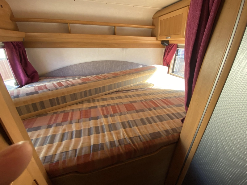 Hymer Camp 644 G 6 pers GROTE GARAGE 2,8  foto: 22