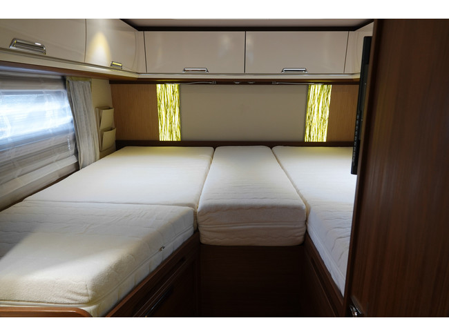 NIESMANN BISCHOFF Arto 83B 180 CV Autom&aacute;tico | Armarios superiores | Asiento de bar | Sistema de nivelaci&oacute;n | Aire acondicionado de techo foto: 18