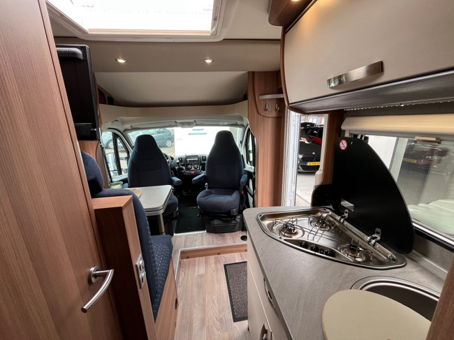 Weinsberg Caracompact R57 Airco Cruise Einzelbetten Solarpanel 64.416km Foto: 19