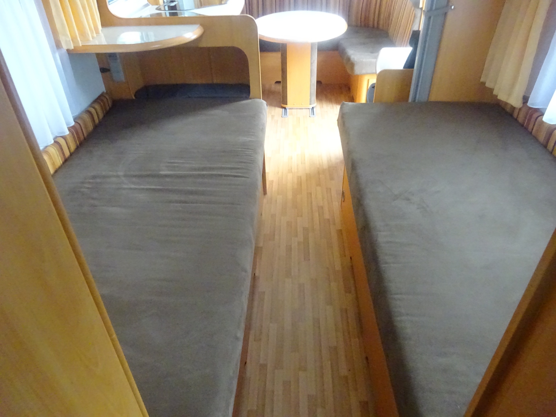 Lmc Munsterland 520 HTE Enkele Bedden+Mover+Luifel foto: 9