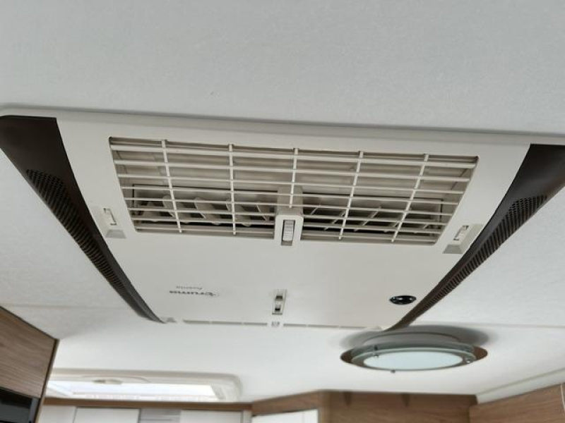 Hobby De Luxe 460 SFF uiterst compleet  foto: 13