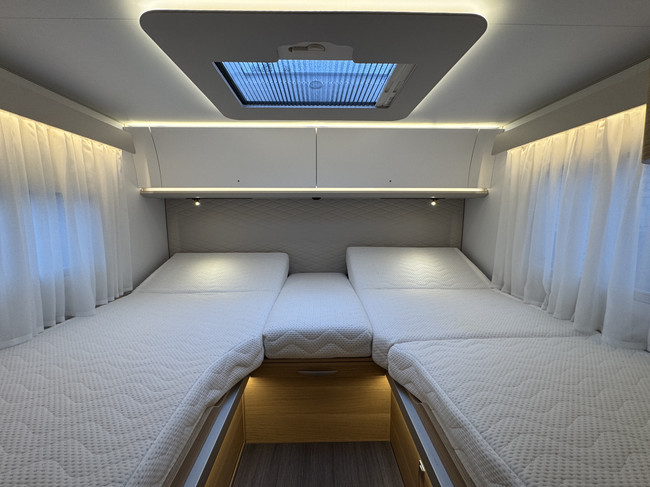 Adria Sonic 700 SL Plus 180 CV AUTOM&Aacute;TICO 9 velocidades Euro6 Fiat Ducato 8 Maxi **Camas individuales/4 asientos/4+1 plazas para dormir/4400 kg/Foto solar: 20