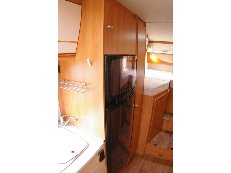 Hymer Exis-i 588 Automaat, Enkele bedden.  foto: 10