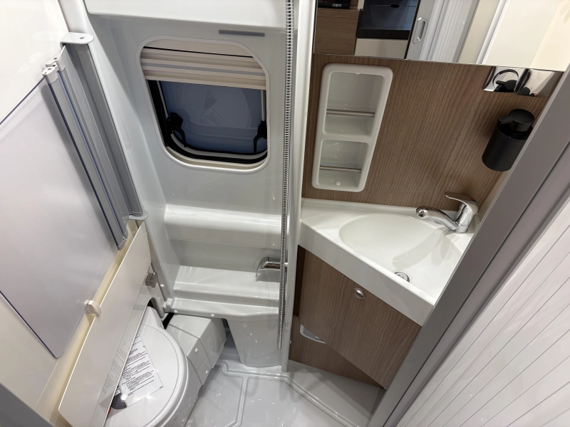 Malibu Van Comfort 640 LE 9tr Automatik / L&auml;ngsbett Foto: 9