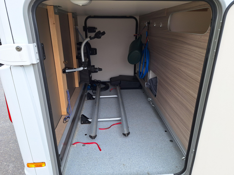 B&uuml;rstner Travel Van 620 T 9G MOD&Egrave;LE COMPACT AUTOMATIQUE photo : 10
