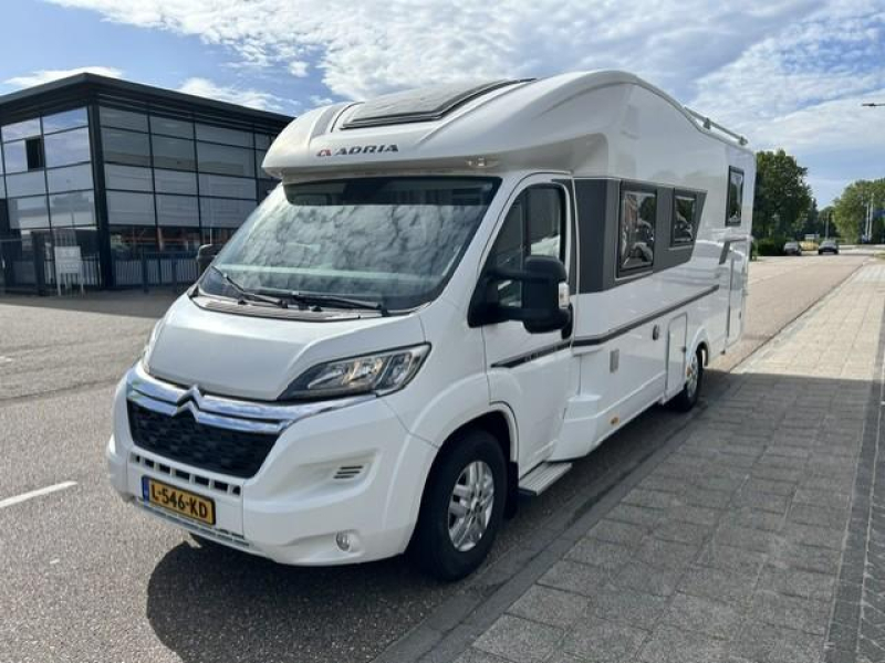 Adria Coral Axess 670 SL foto: 3