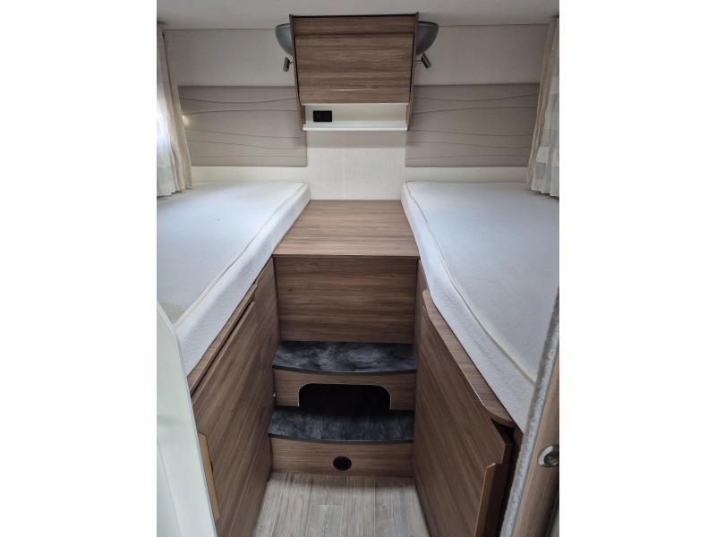 Pilote Essentiel G 740 AUT. 9-T TWINBED TV Solar  foto: 12