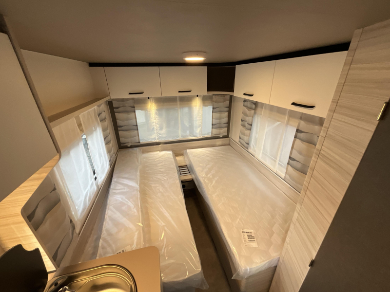 Dethleffs C'Joy Active 460 LE ENKELE BEDDEN-ACTIE MODEL 