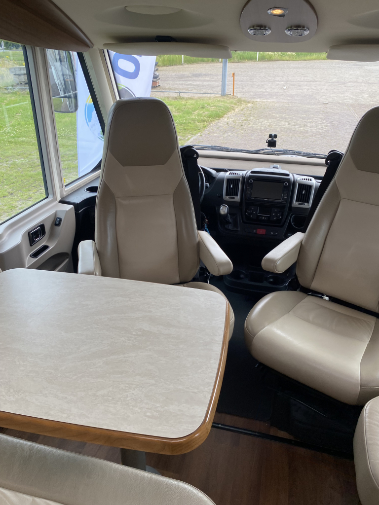 Hymer B 678 PL AUTOM&Aacute;TICO 3 litros di&eacute;sel con 177 CV, camas longitudinales y cama abatible A&ntilde;o 2016. Centrum On the Road en Noorderringweg 4 en Marum. foto: 6