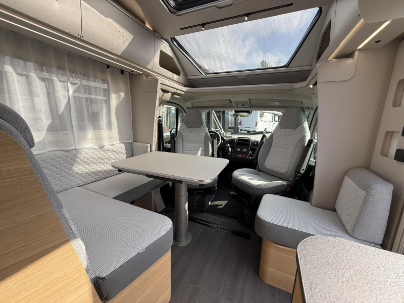 Adria Coral Axess 600 SL 7 meter lengtebedden  foto: 12