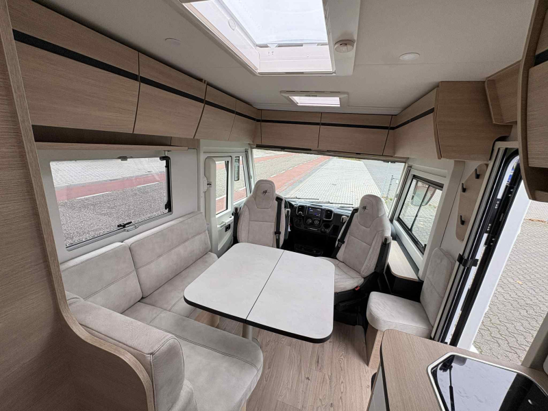 Rapido 850 F Primeur L = 6,99 m  foto: 8