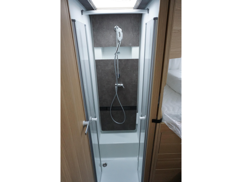 Adria Coral Plus 670 DL  foto: 12