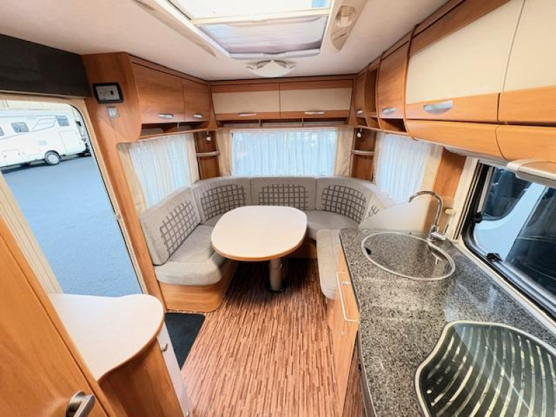 Eriba Nova GL 532 Mover - camas individuales foto: 11