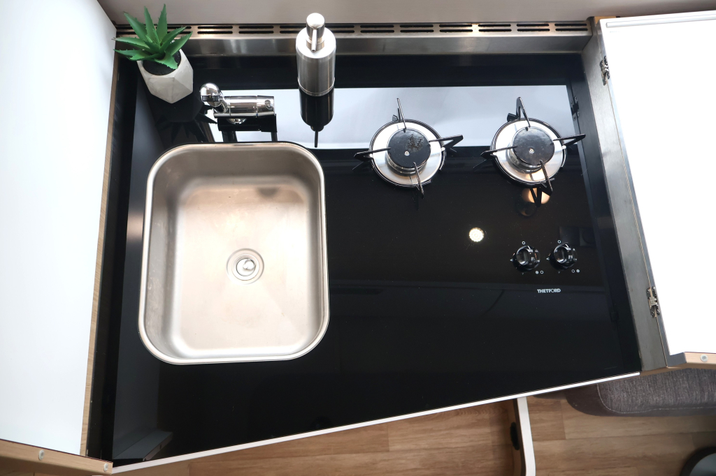 Niesmann + Bischoff Smove 7.4 E foto: 14