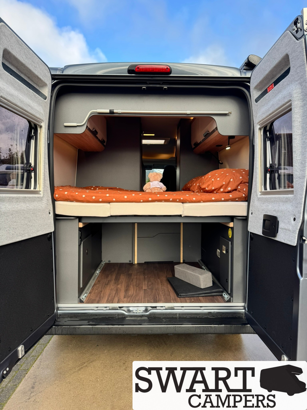 Knaus Boxlife 600 MQ Platinum Selection, Cama transversal Autom&aacute;tico foto: 20