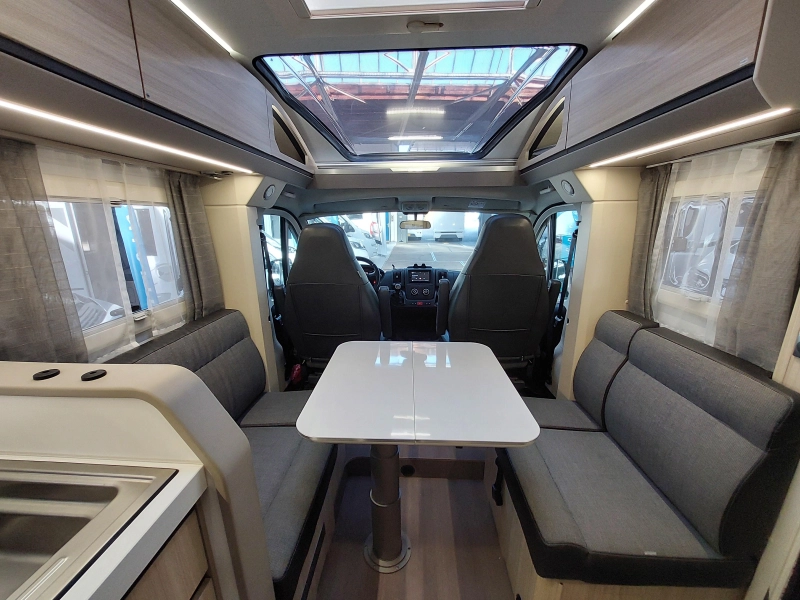Adria Compact DL L&auml;ngsbetten face2face Foto: 4