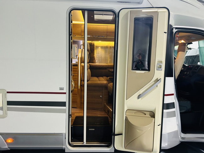 Adria CORAL S 600SL Plus, Autom&aacute;tico, Camas individuales, 1er Propietario 150CV foto: 21