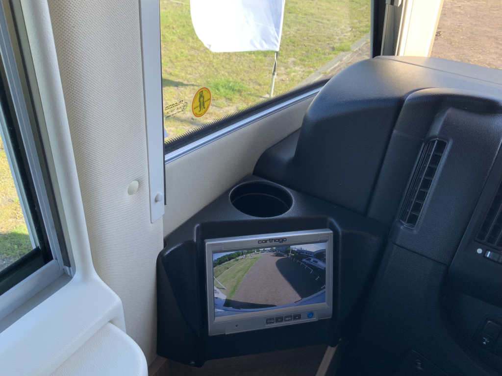 Carthago Malibu I 460 AUTOM&Aacute;TICO 150 CV Integral, Camas longitudinales y Cama abatible, Garaje, Aire acondicionado de motor, Aire acondicionado de techo, Sistema de nivelaci&oacute;n, Centro de autocaravanas en la carretera Marum foto: 28