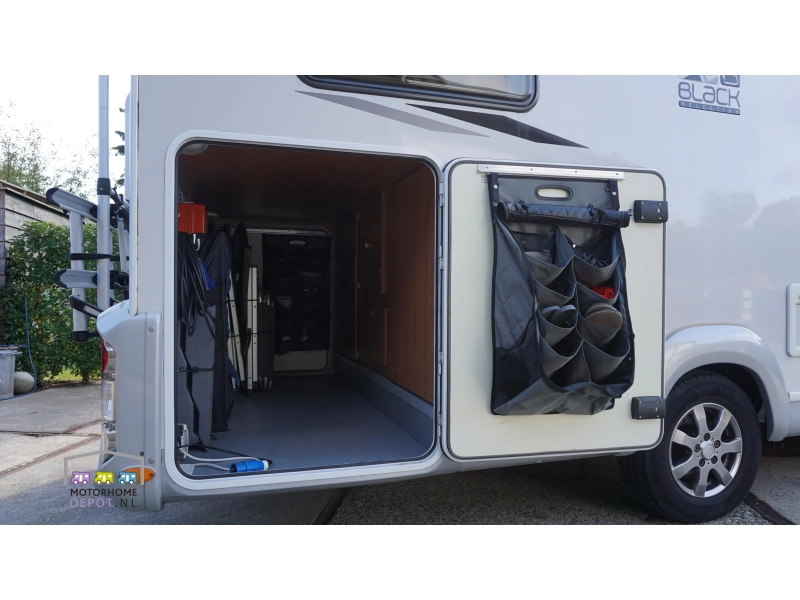 LMC Breezer 730 H Black Edition Foto: 5