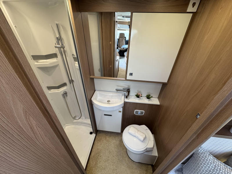 Bürstner Ixeo 720 Levelsyst. Lithium Omv.  foto: 20