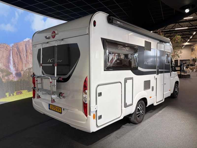Bürstner Nexxo 660 luifel / zonnepaneel  foto: 1
