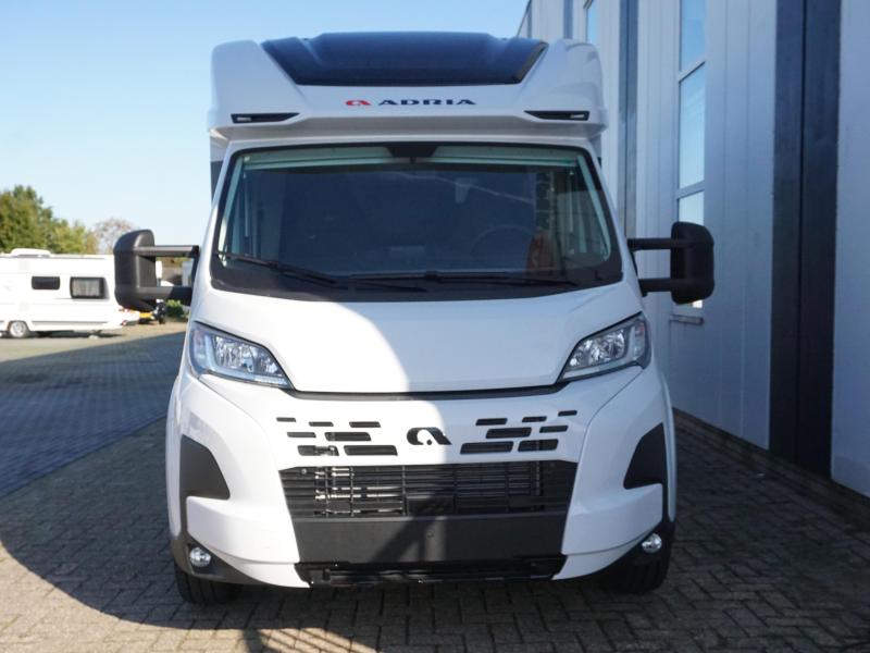 Adria Coral Axess 650 DL Benelux Edition  foto: 3