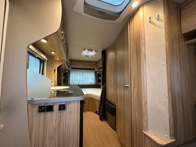 Eriba Nova Light 442 Crystal Silver foto: 19