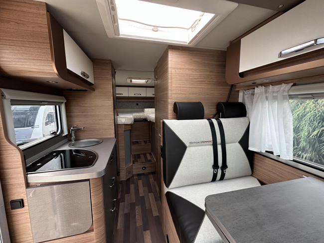 Weinsberg CaraCompact Pepper 600 MEG GRATIS AUTOMAAT Foto: 6