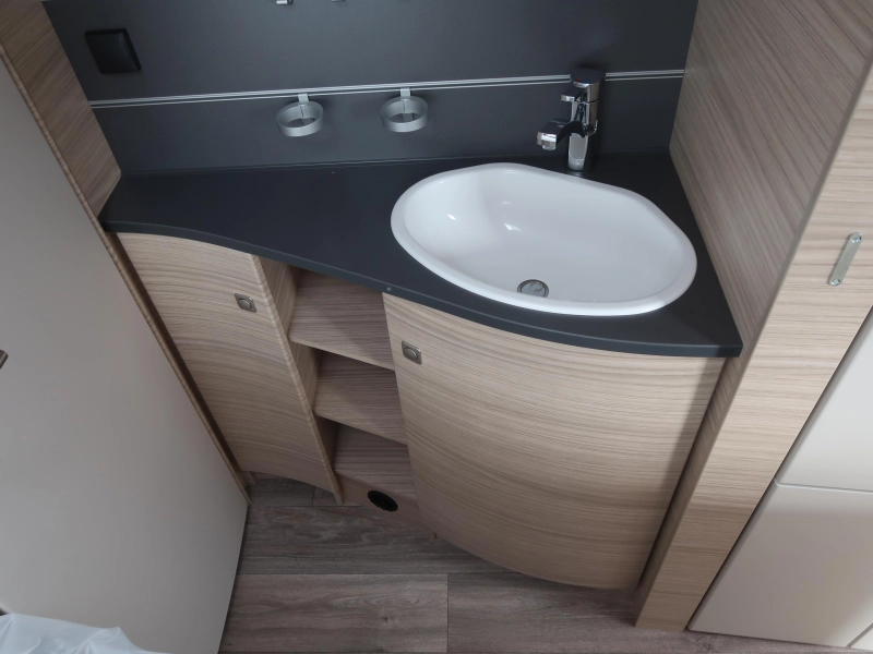 Fendt Bianco Activ 495 SFE MET DWARS KEUKEN !  foto: 9