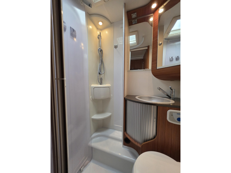 Adria Matrix M 680 SP 5 Gordeplaatsen!  foto: 17