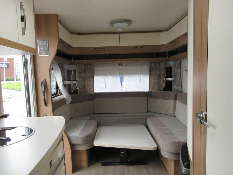Hobby De Luxe 455 UF SEHR GEPFLEGT UND MIT MOVER Foto: 6