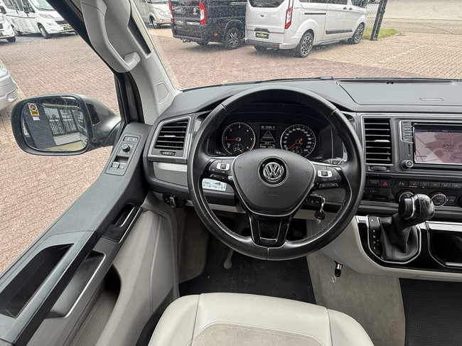 Volkswagen California Ocean T6 Westfalia im Neuzustand DSG Automatik 200 PS Vollausstattung 4 Schlafpl&auml;tze elektr. Aufstelldach Markise Klimaautomatik Tempomat Kamera Softclose abnehmbare Anh&auml;ngerkupplung Foto: 19