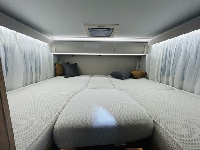 Adria MATRIX 670 SL Axess Camas separadas, suelo completamente plano, 5 plazas con cintur&oacute;n foto: 19