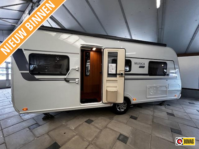 LMC Musica 480 E ATC, mover, cassette awning