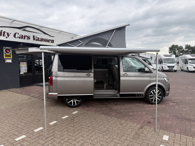 Volkswagen California Ocean T6 Westfalia in neuwertigem Zustand DSG Automatik 200 PS Vollausstattung 4 Schlafpl&auml;tze elektr. Aufstelldach Markise Klimaautomatik Tempomat Kamera Softclose abnehmbare Anh&auml;ngerkupplung Foto: 3