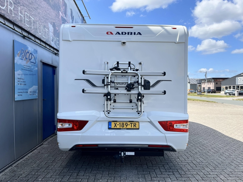 Adria Matrix 670 DL Face to face zit / Level  foto: 4