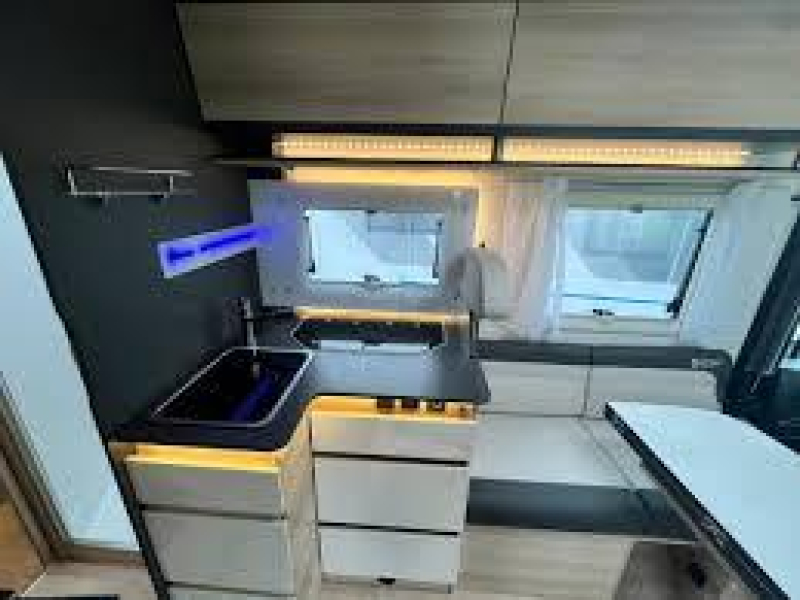 Itineo MC 740 compleet ruim queensbed  foto: 3