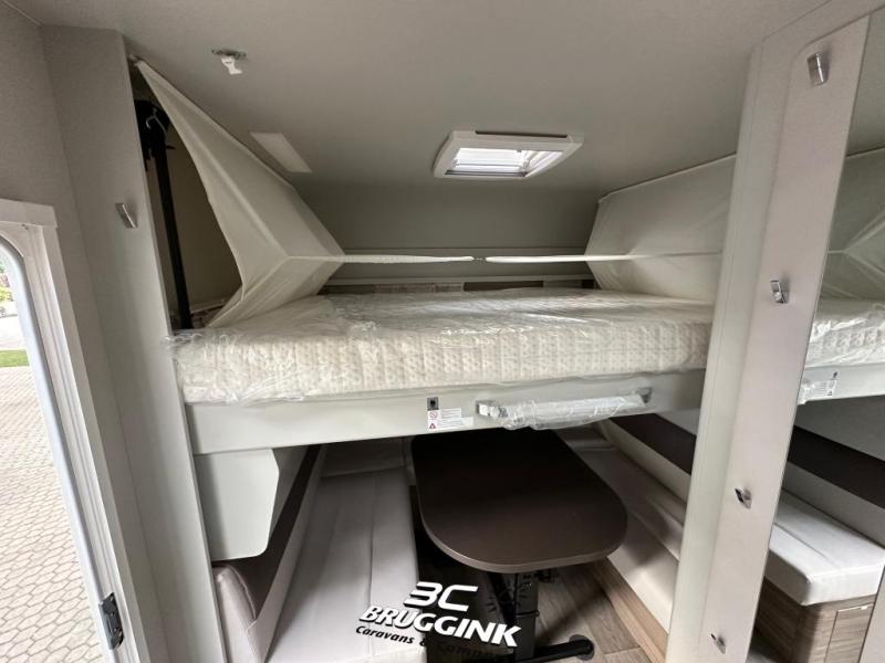 Bürstner Averso Plus 520 TL - ENKELE BEDDEN  foto: 3